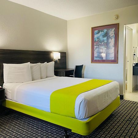 Days Inn By Wyndham Irving Grapevine Dfw Airport North Exterior photo