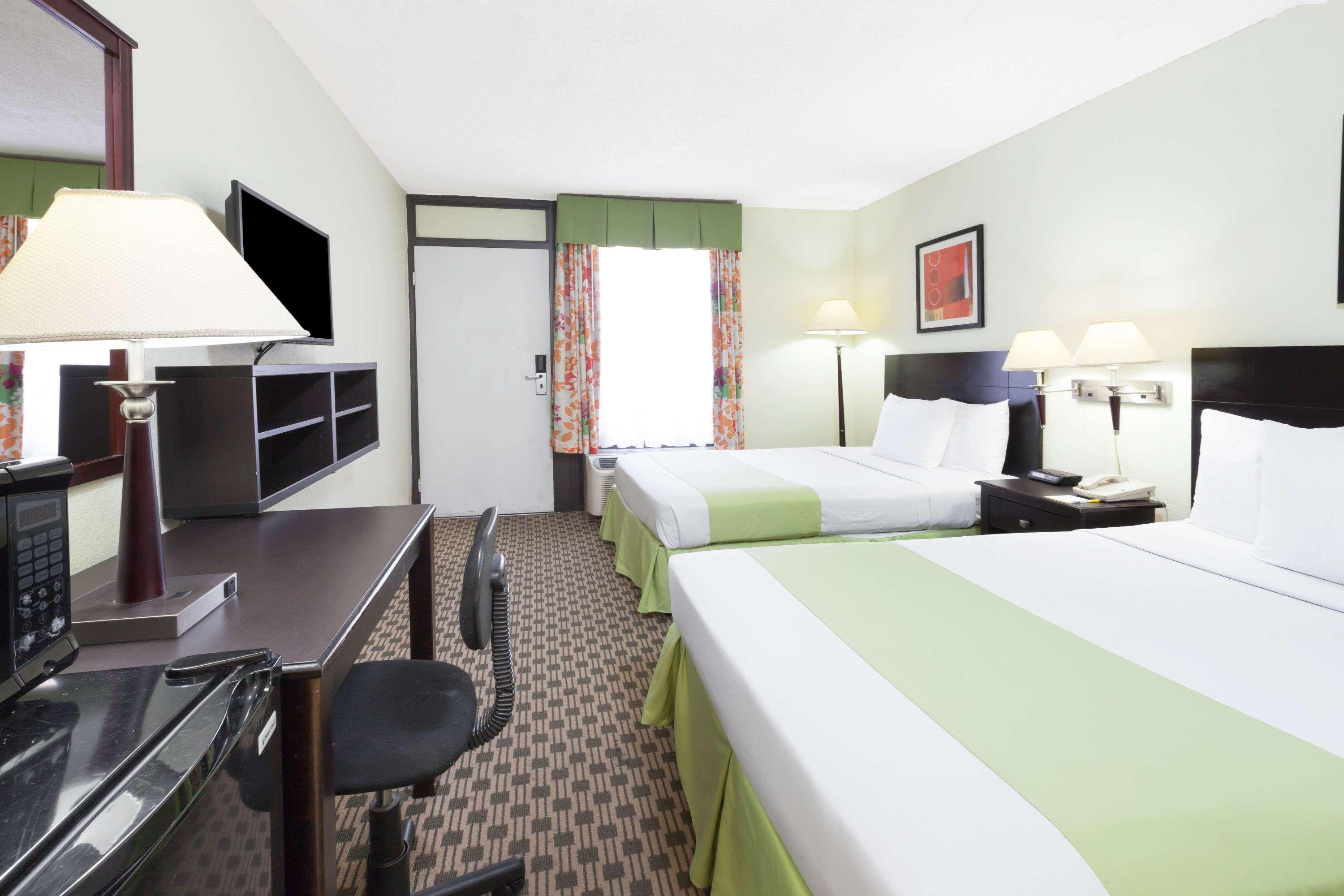 Days Inn By Wyndham Irving Grapevine Dfw Airport North Exterior photo