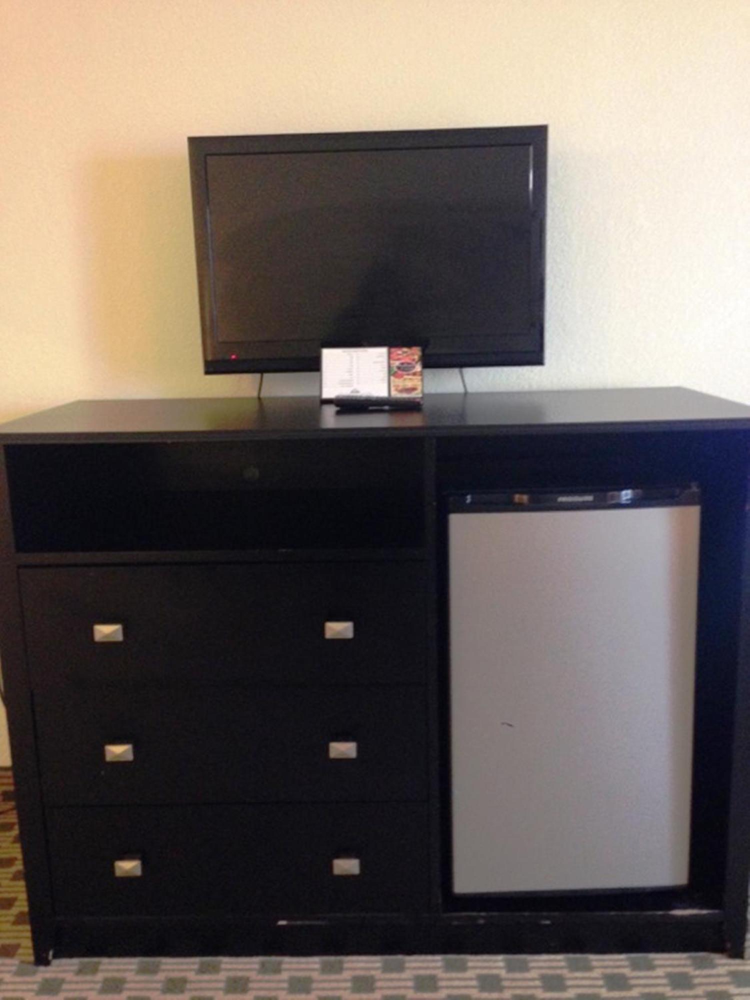 Days Inn By Wyndham Irving Grapevine Dfw Airport North Room photo