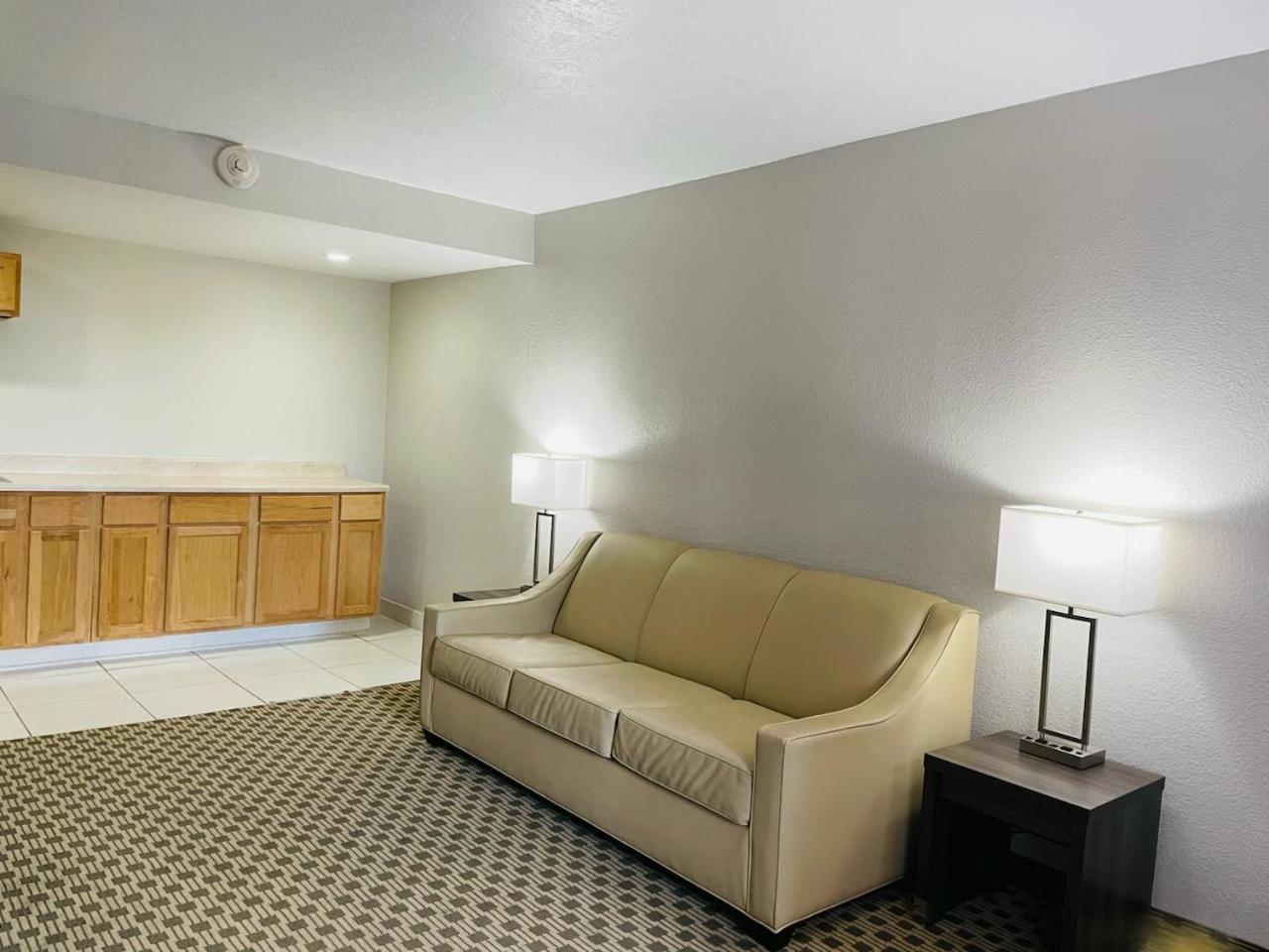 Days Inn By Wyndham Irving Grapevine Dfw Airport North Exterior photo